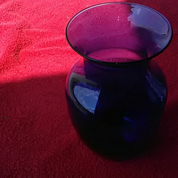 Vase - Picture 2 of 3